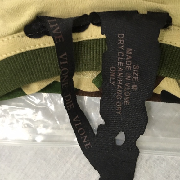 Made in USA VLONE FRIENDS- T-Shirt Camo - Picture 6 of 11